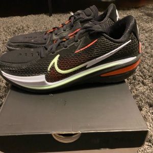 Nike Gt cut Crimson Green,Size 9.5 ,Green black,Awesome condition